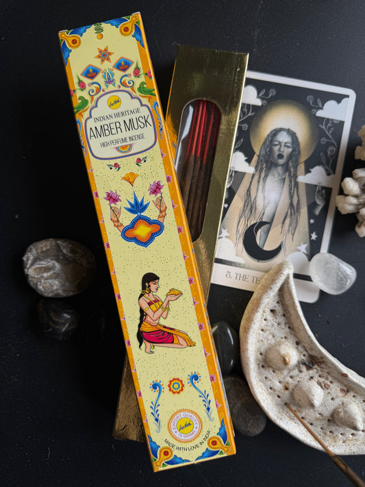 AMBER MUSK smilkalai