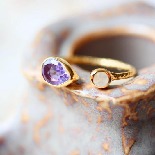 Ametisto ir mėnulio akmens žiedas "Vidinė šviesa"