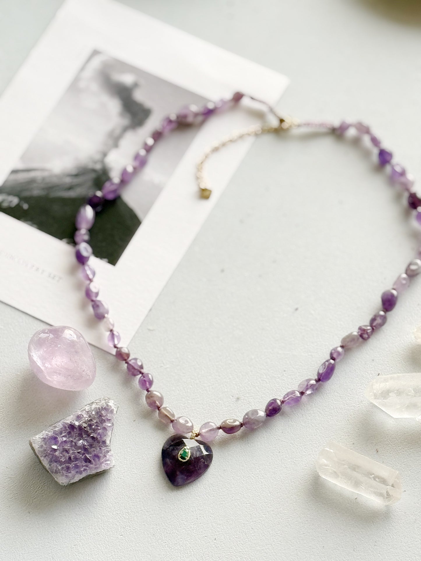 Ametisto kaklo papuošalas "Apsauga ir Ramybė"