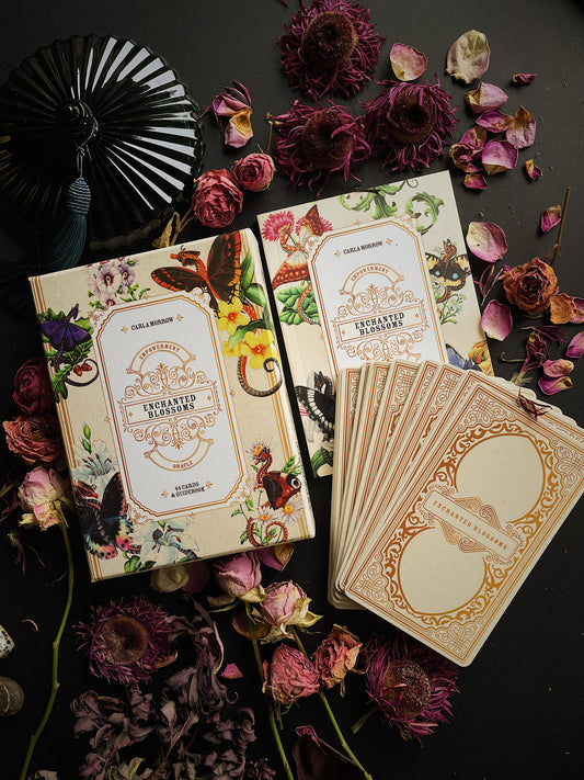 Augalų kortos „Enchanted Blossoms Oracle"