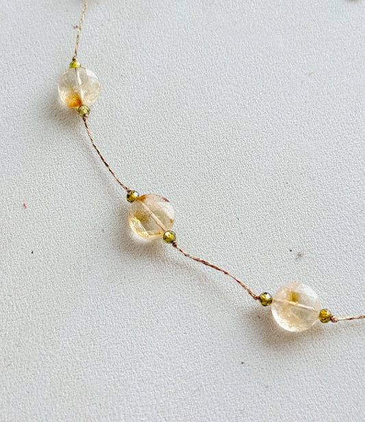 Citrino kaklo papuošalas