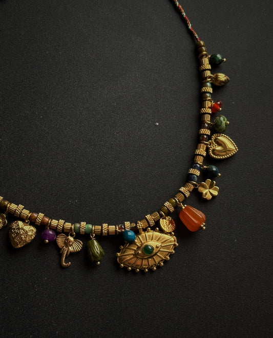 Kaklo papuošalas “Sėkmės Amuletai”