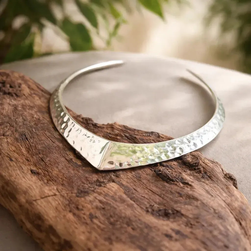 Kaklo papuošalas "Skydas"