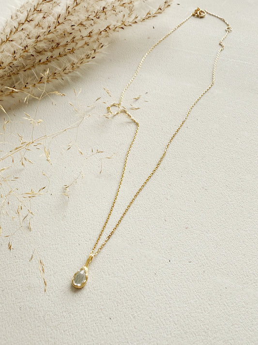 Kaklo papuošalas su topazo kristalu "Lašas"