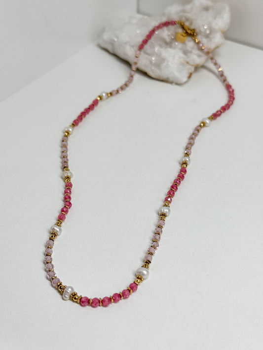 Krištolo ir perlų vėrinys