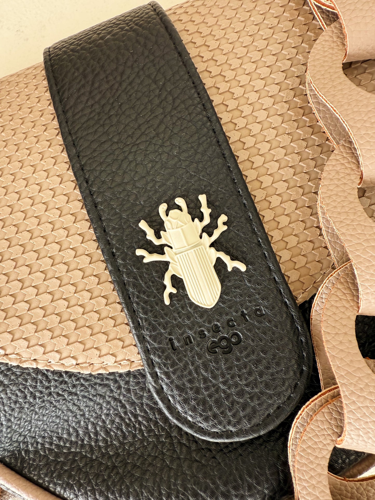 Rankinė "Insecta"