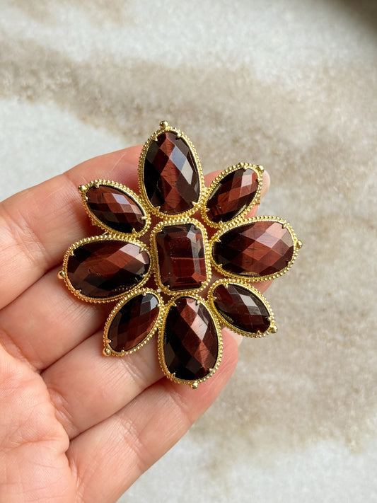 Raudonojo tigro akies sagė "Ugnies valdovė"