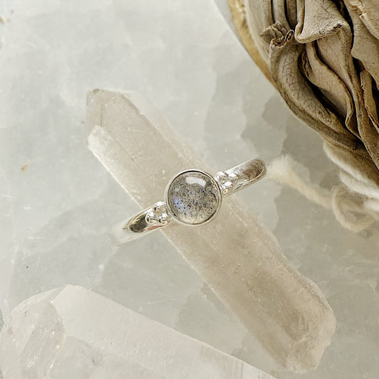 Sidabrinis žiedas "Labradoritas"