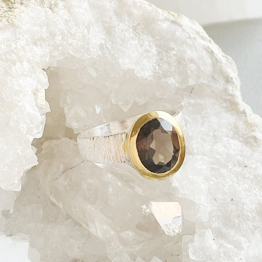 Sidabrinis žiedas su Dūminiu Kvarcu