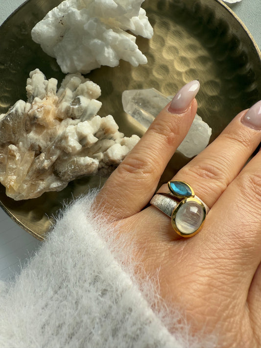 Sidabrinis Žiedas su Mėnulio akmeniu