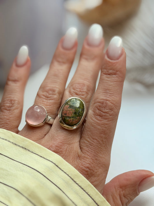 Sidabrinis Žiedas su Unakito kristalu / 18-20 dydis