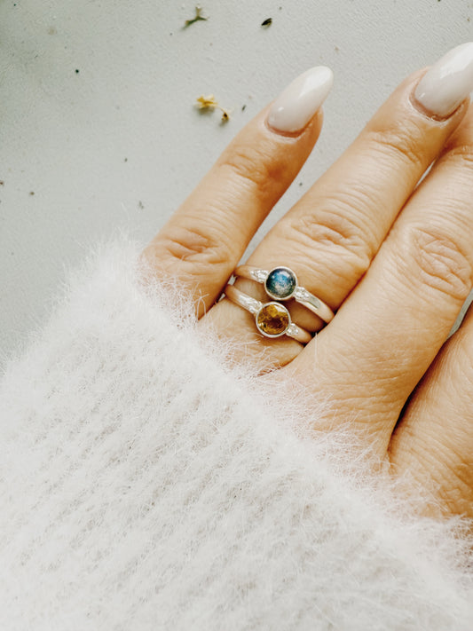 Sidabrinis žiedas su Citrinu