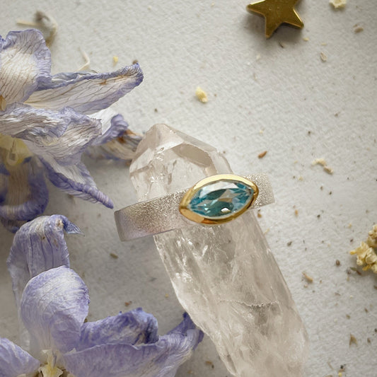 Sidabrinis žiedas su Topazu