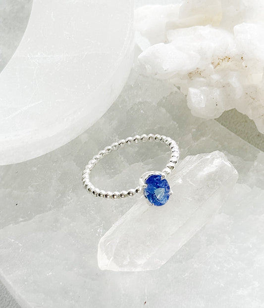 Sidabrinis tanzanito žiedas