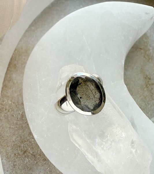 Sidabrinis žiedas "Labradoritas"