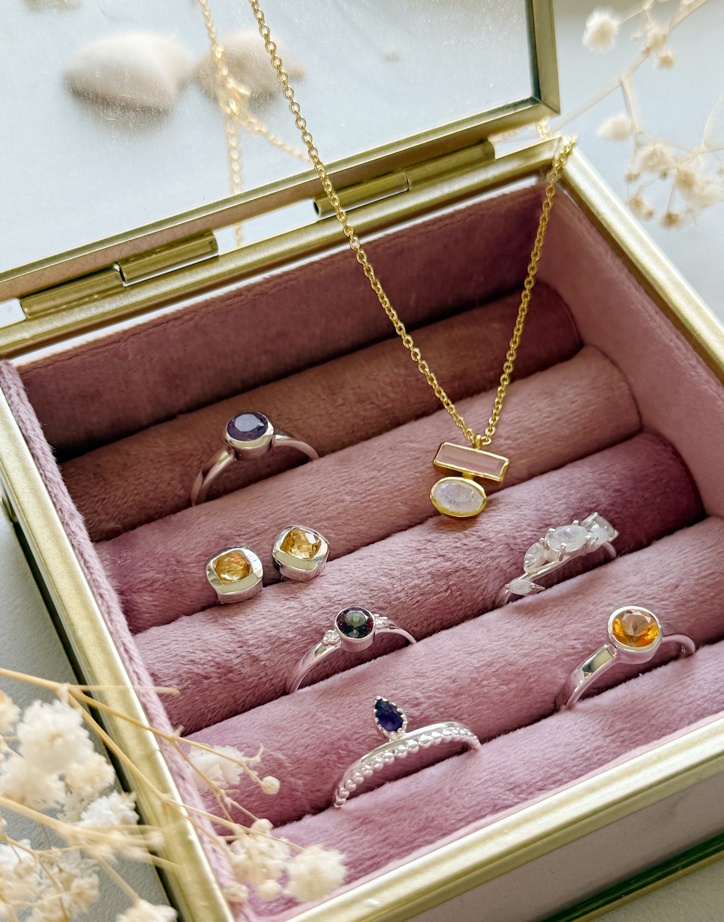 Sidabrinis žiedas su Citrinu