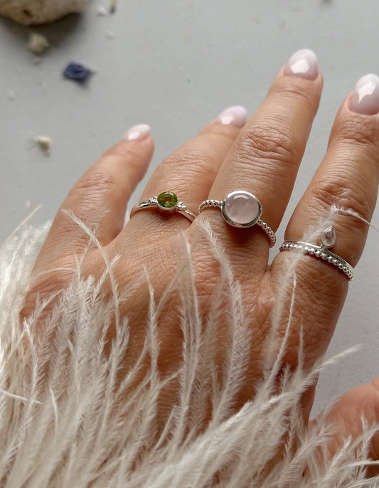 Sidabrinis žiedas su Mėnulio akmeniu