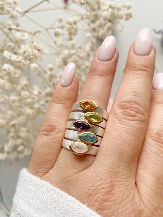 Sidabrinis žiedas su Peridotu