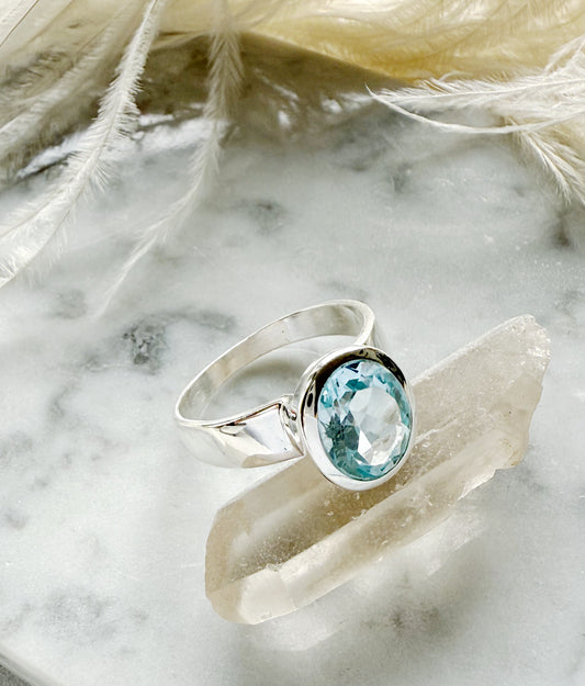 Sidabrinis žiedas su Topazu