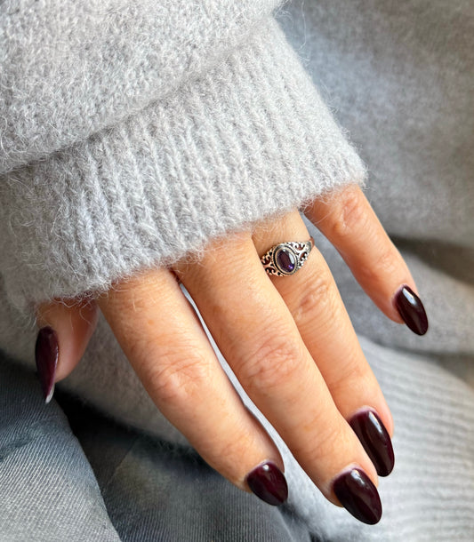 Sidabrinis žiedas su ametistu