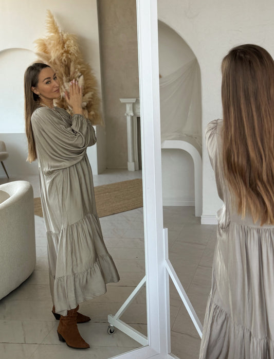 Suknelė "Mėnulio Šilkas”