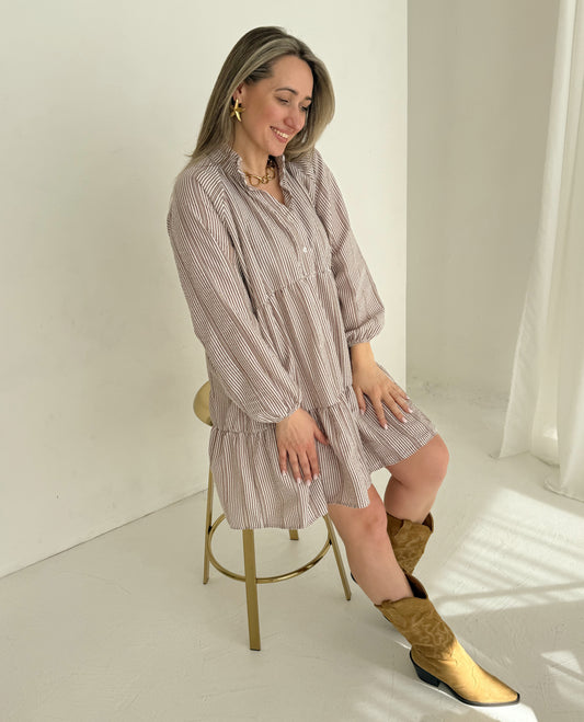 Trumpa suknelė "Linijos”