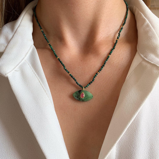 Unakito kaklo papuošalas