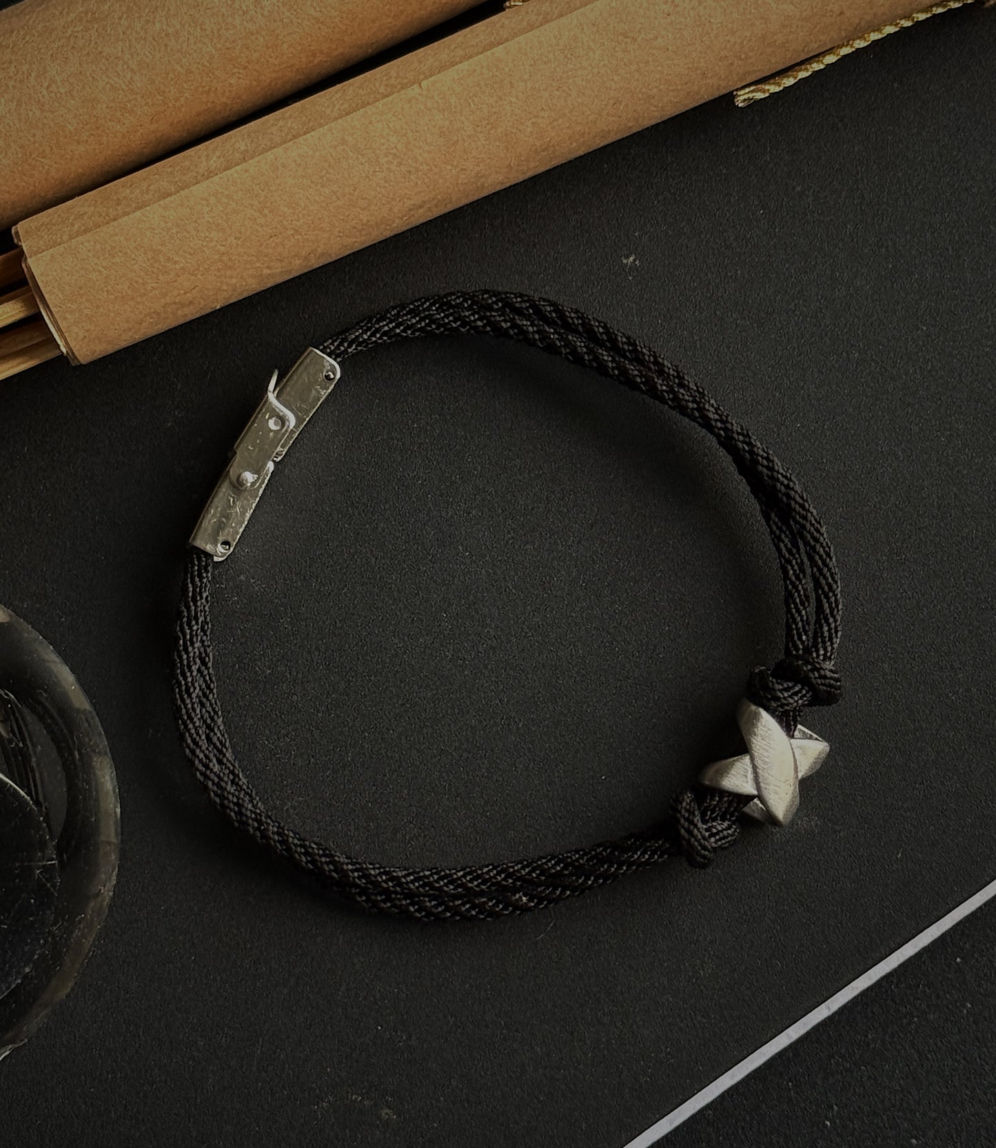 Vyriška apyrankė "X"