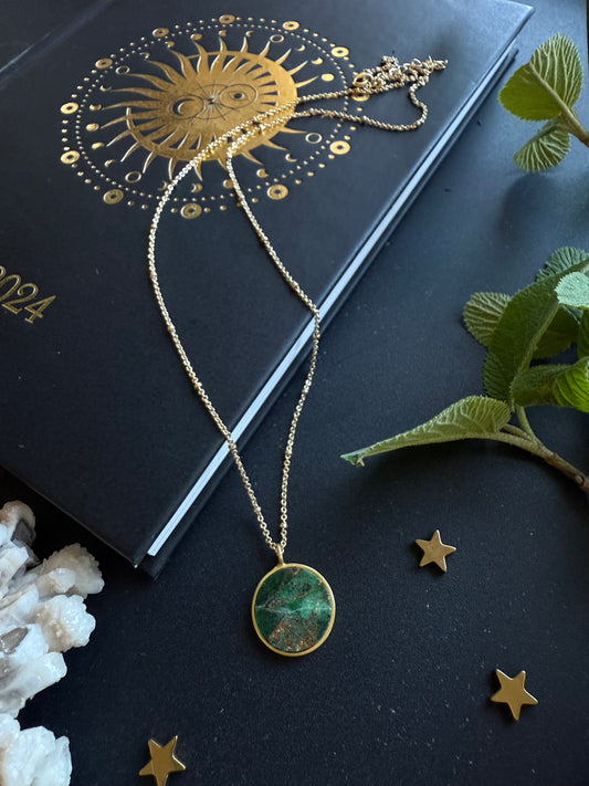 Žadeito kaklo papuošalas “Žydinti Pilnatis”