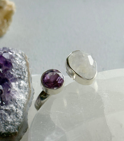 Ametisto ir mėnulio akmens žiedas "Šviesa" / 16 dydis