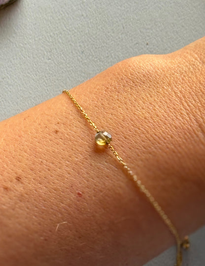 Apyrankė su labradorito kristalu “Intuicijos lašelis”