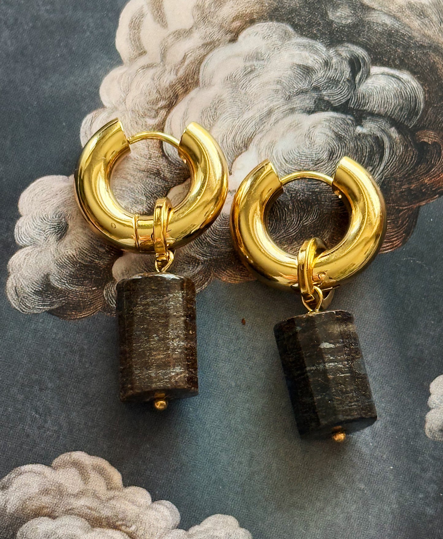 Auskarai su Pietersito kristalais