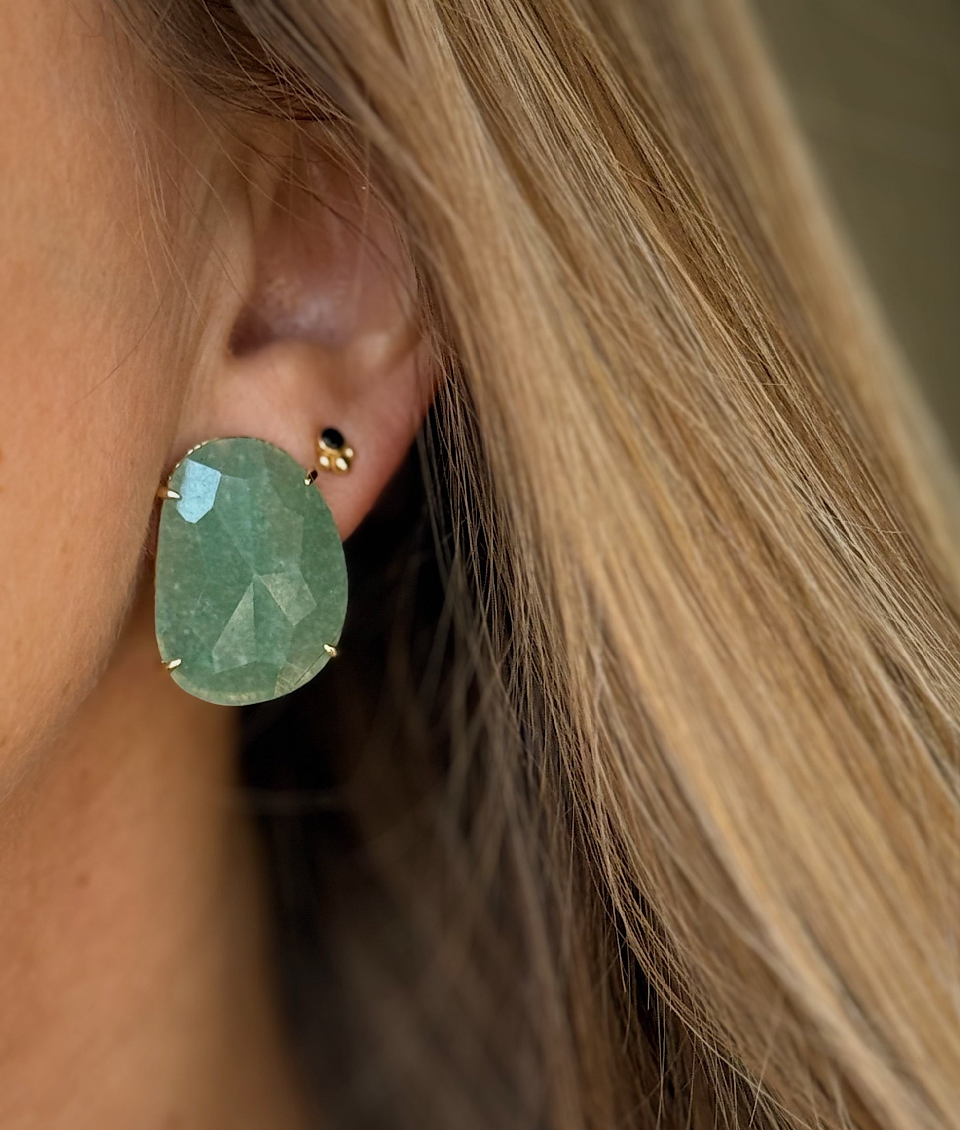 Auskarai su tigro akies kristalais