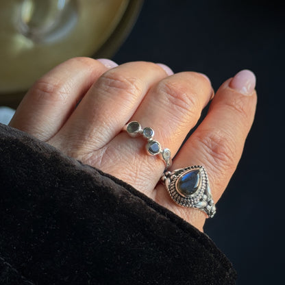 Sidabrinis žiedas “Labradorito lašas”, 20 dydis