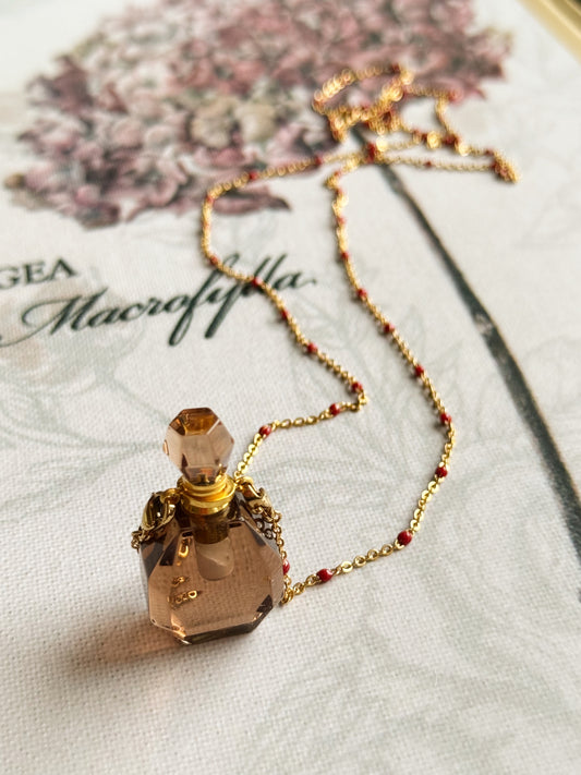 Dūminio kvarco kaklo papuošalas su kvepalų buteliuku