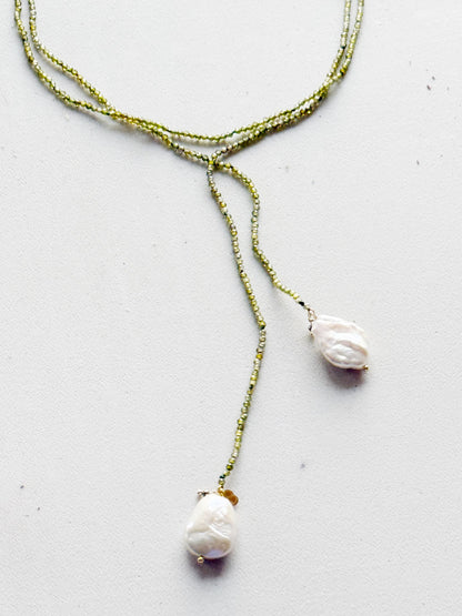 Ilgas vėrinys su perlais