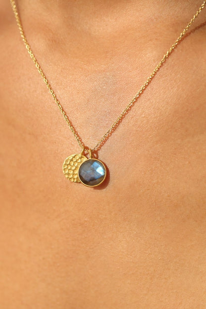 Kaklo Papuošalas su labradoritu "Balansas”