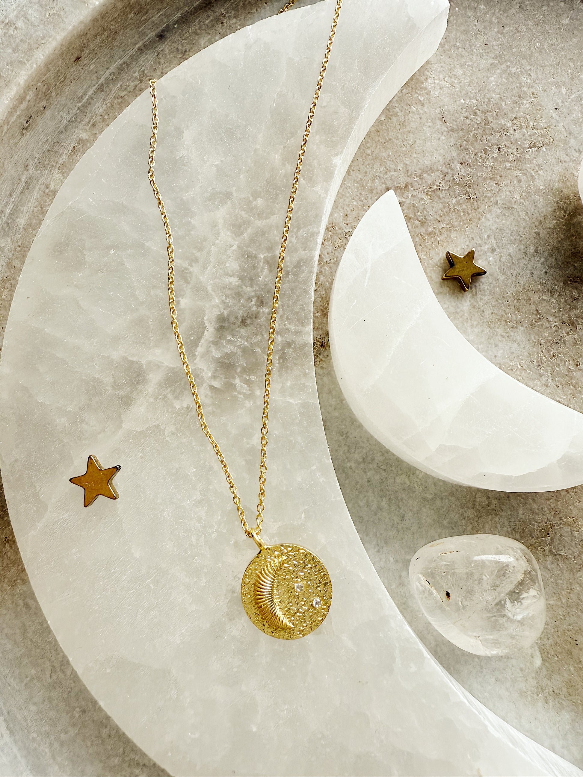 Kaklo grandinėlė “Spindintis Mėnulis”