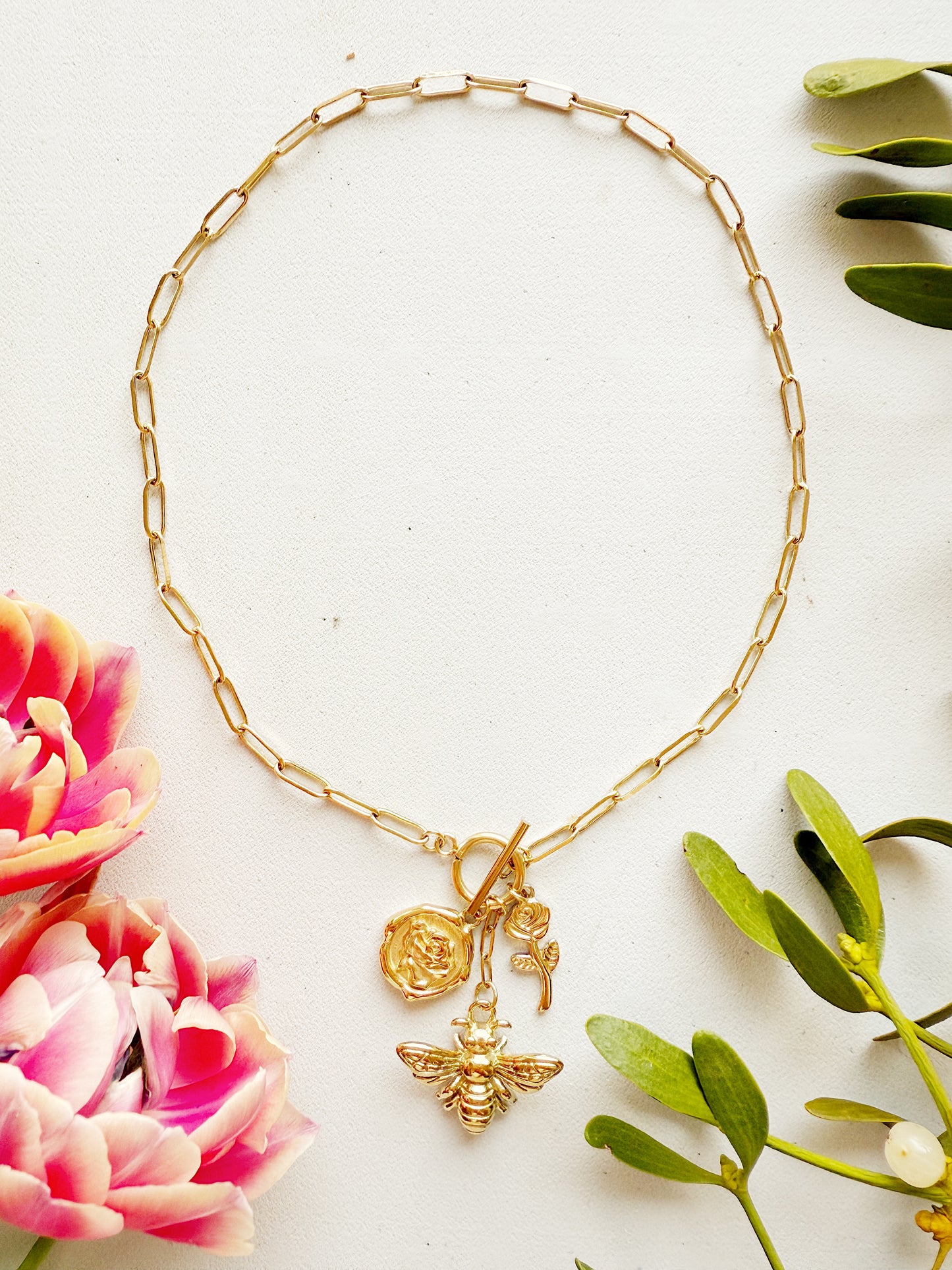 Kaklo papuošalas "Aukso Bitė"