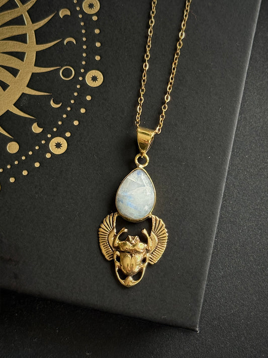 Kaklo papuošalas "Mėnulio akmens sargas"