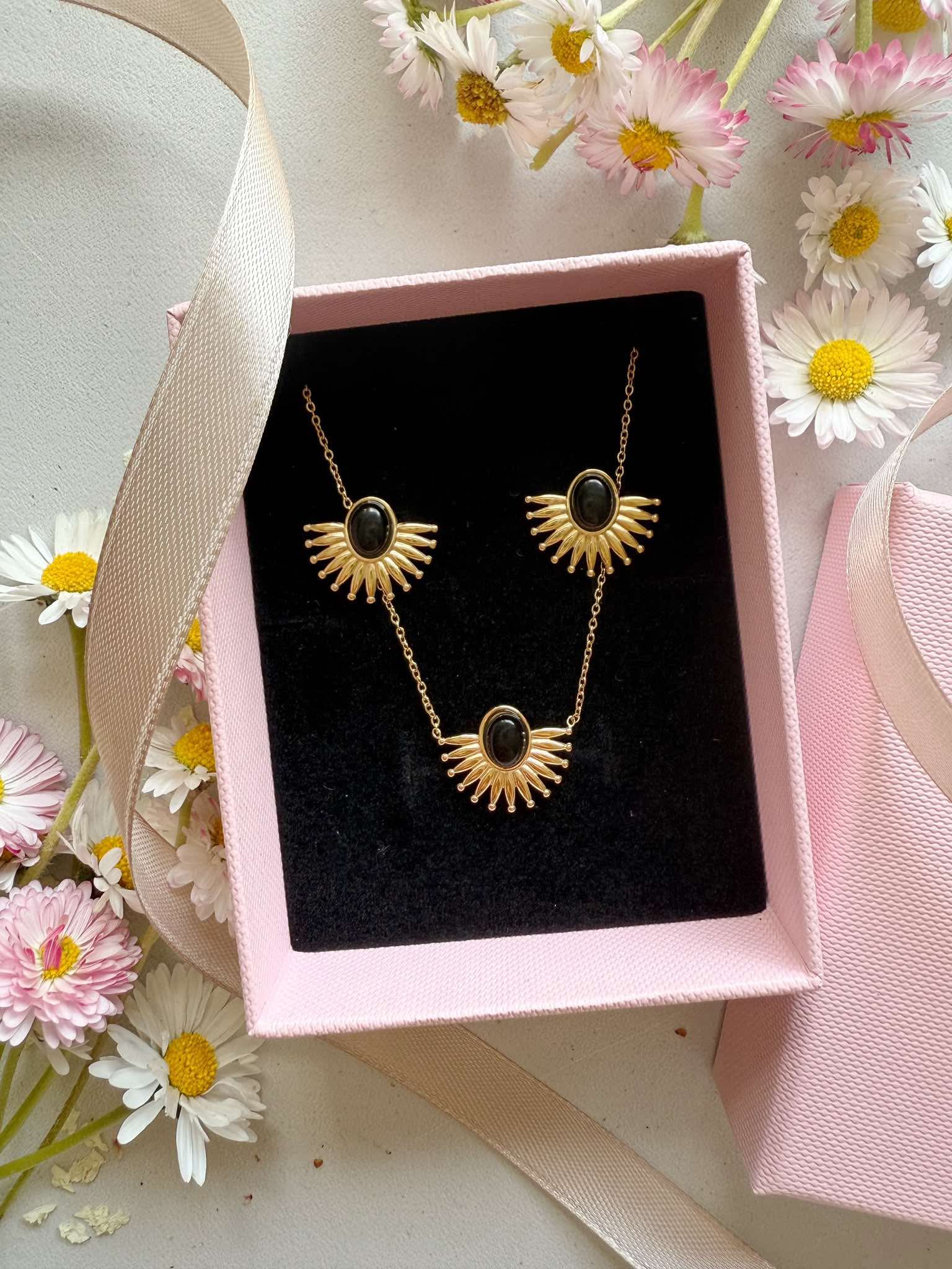 Kaklo papuošalas “Onikso Saulė”