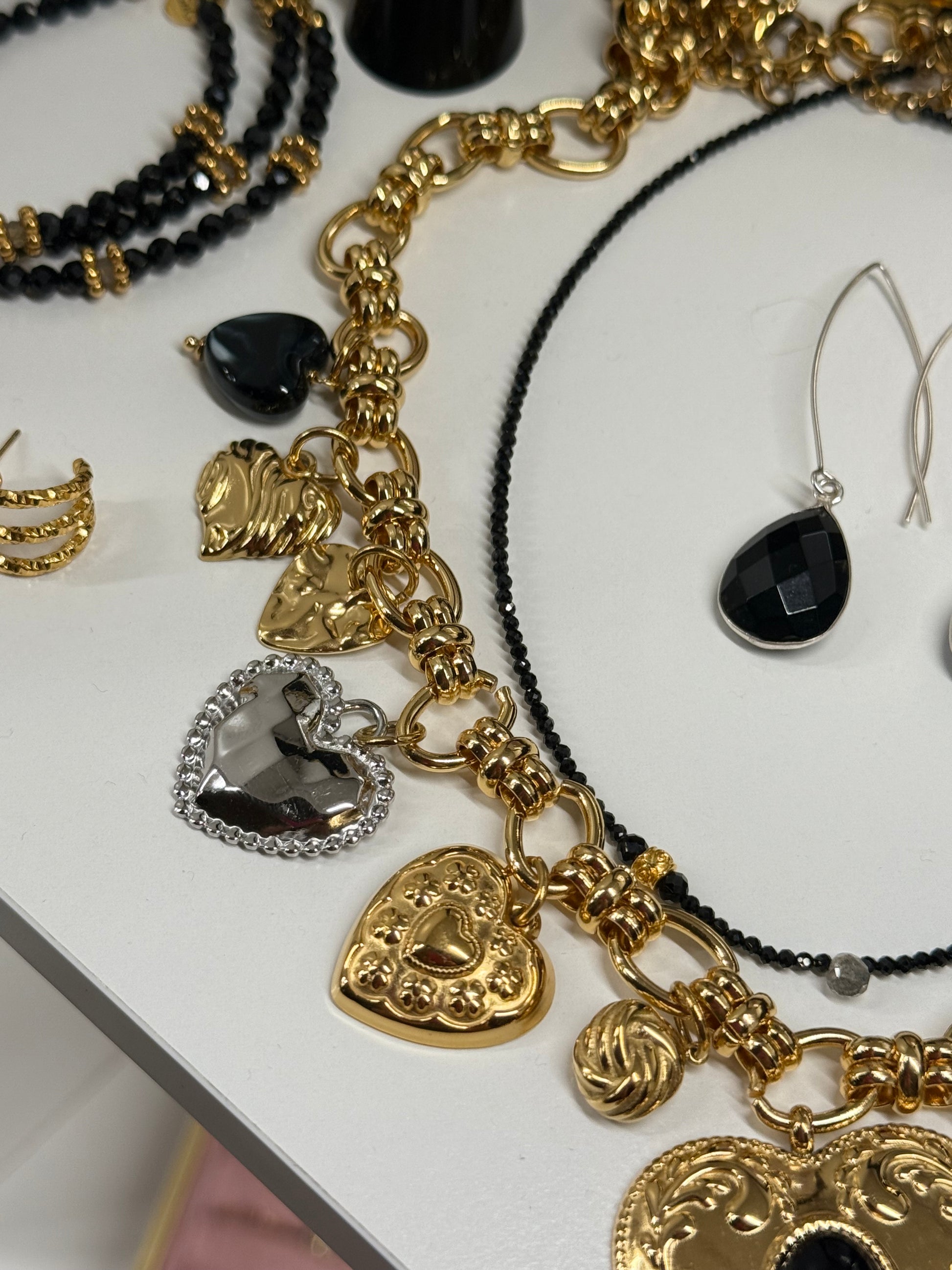 Kaklo papuošalas "Širdies kelionė”