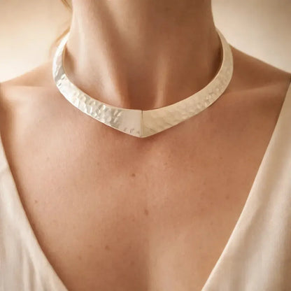 Kaklo papuošalas "Skydas"