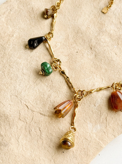 Kaklo papuošalas "Talismanai"