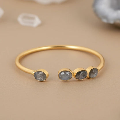 Labradorito apyrankė "Amžinoji liepsna"