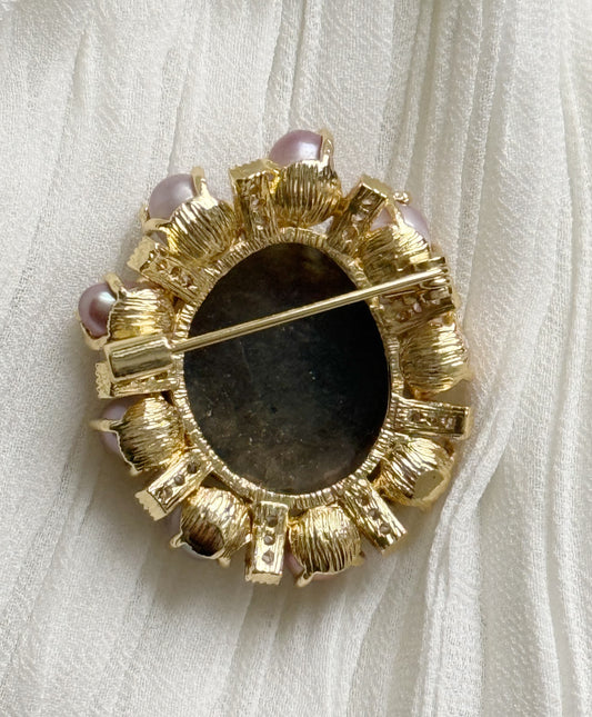 Labradorito ir perlų sagė