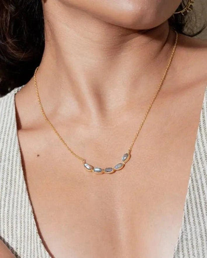 Labradorito kaklo papuošalas "Amžinoji liepsna"