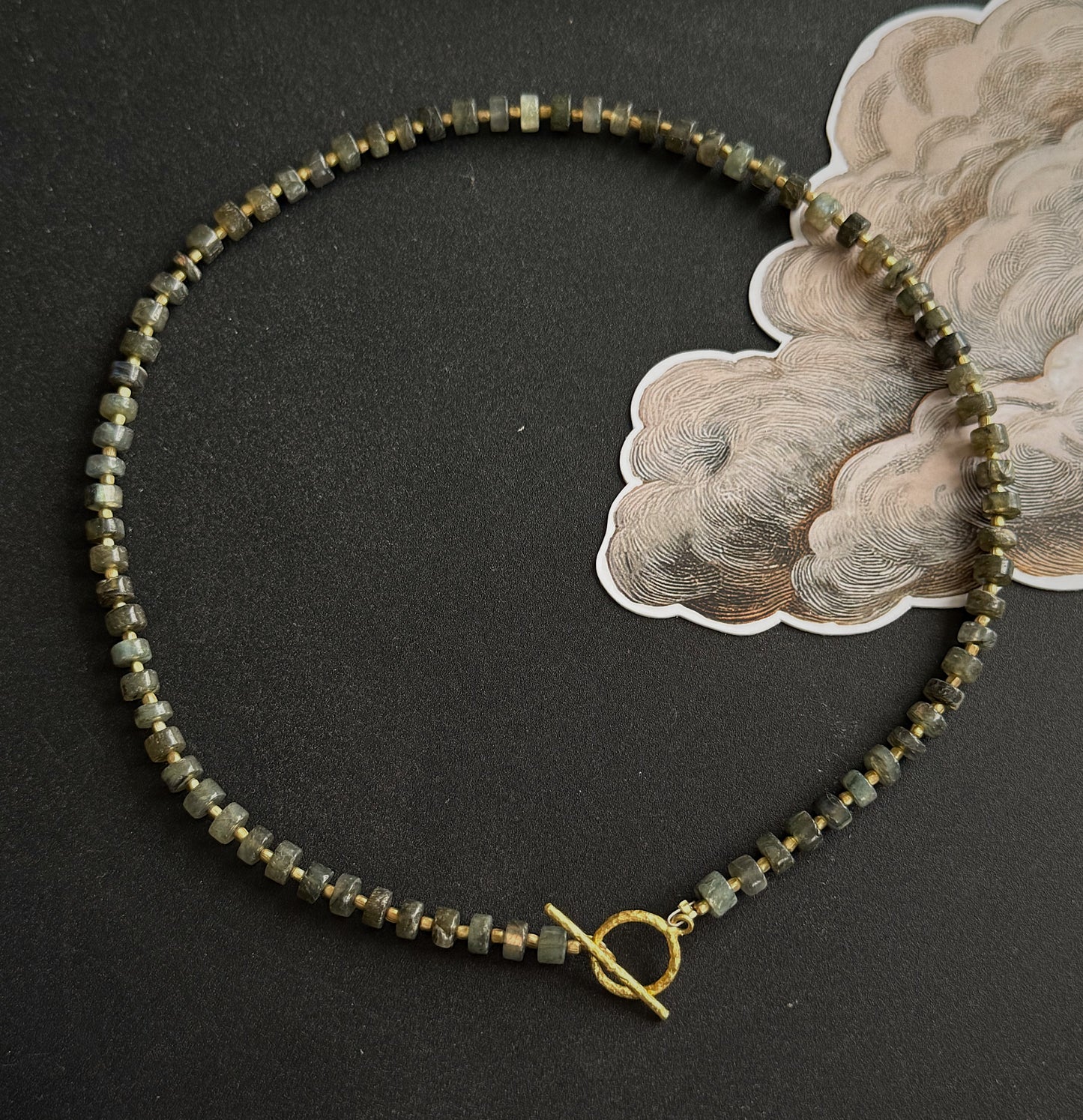 Labradorito vėrinys “Deivė”