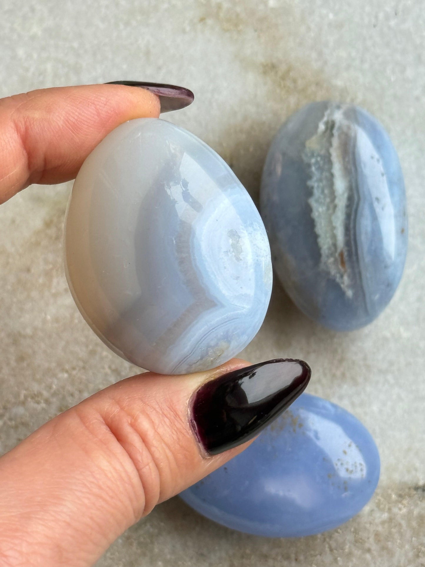 Mėlynasis nėriniuotas agatas