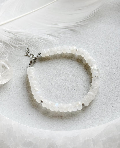 Mėnulio akmens apyrankė